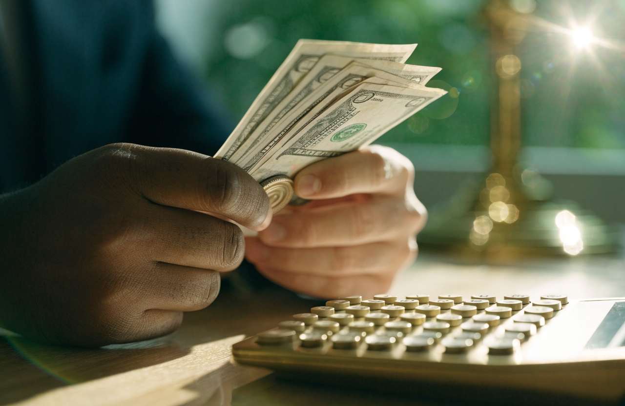 King or Pause: Software Surge, Component Shares, One Calendar Trick