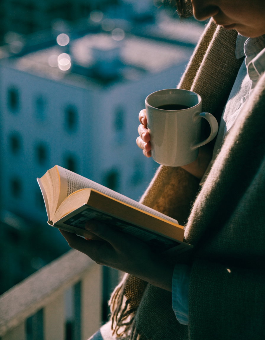 Systems Beat Goals: The 6 PM Desk Ritual That Builds Discipline — Visualization: nodesdaily AI