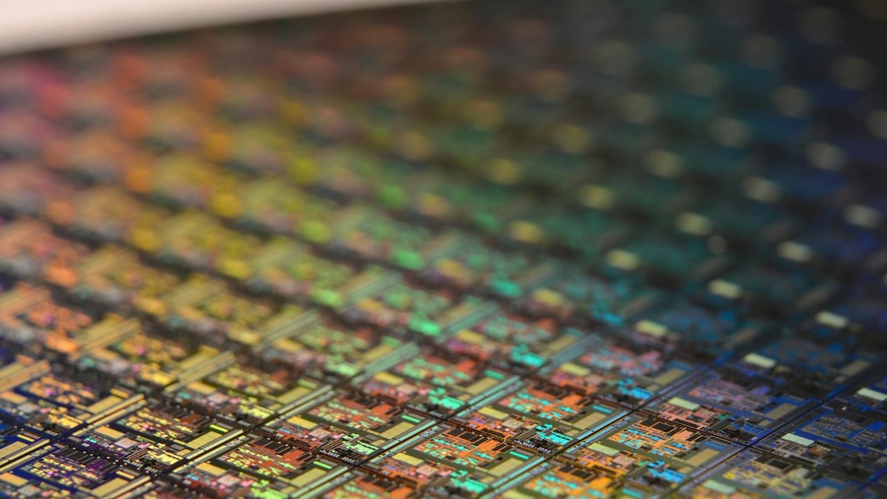 Photons Instead of Electrons: Q/C Technologies and Sandia Bet on Light for AI