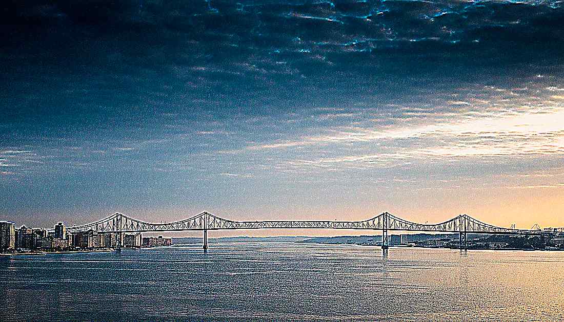 Trump's Pressure on Canada: Tariffs, Migration, Fentanyl and Infrastructure Dependence