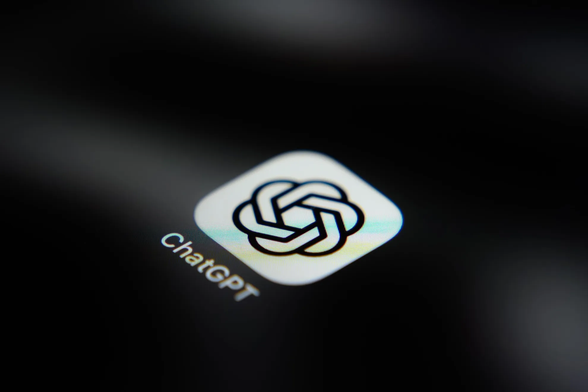 OpenAI'da Güvenlik Kırılması: Kovulan Üçlünün Mektubu Şirket Kültürünü Sarstı — Görsel: nodesdaily AI